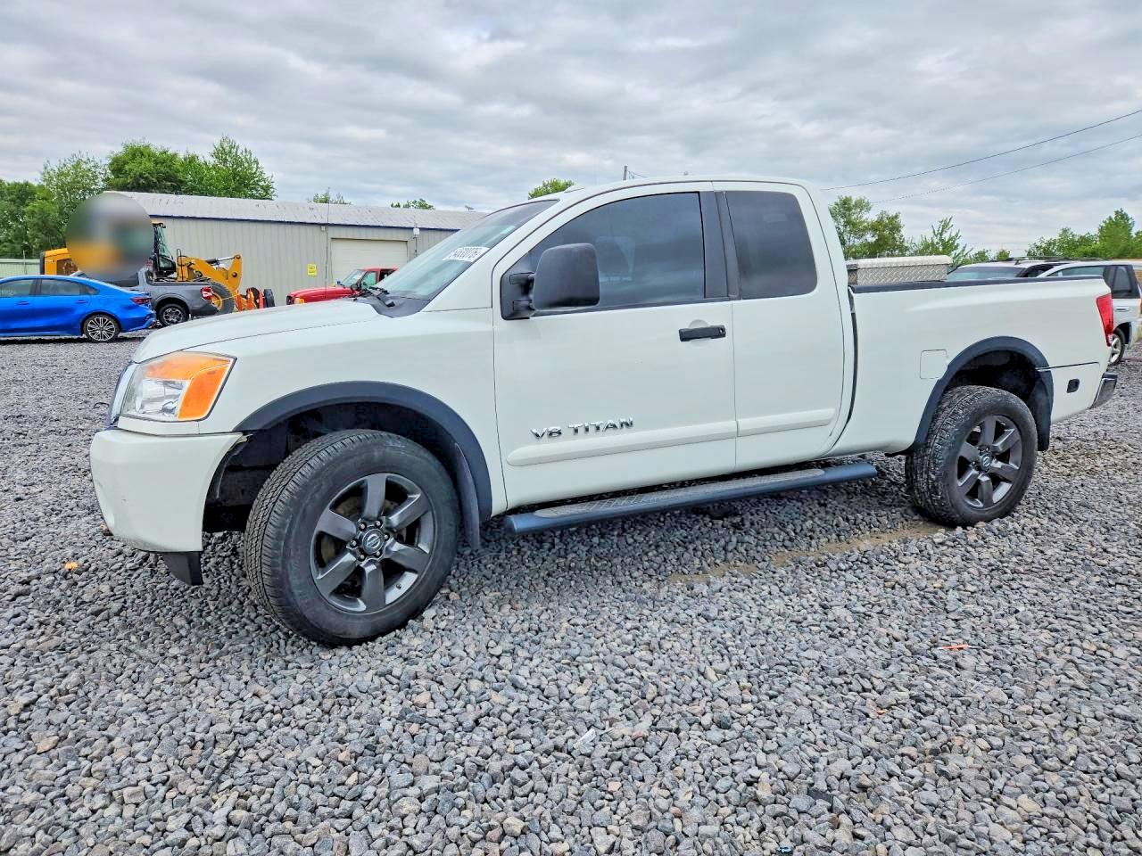 Salvage Nissan Titan Image