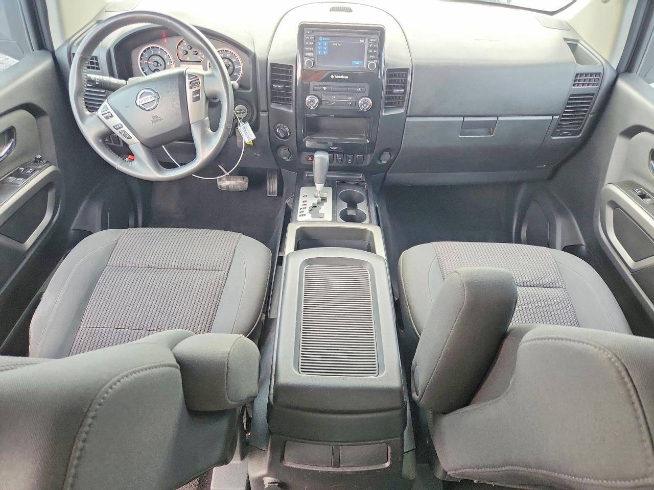 Nissan Titan Sv