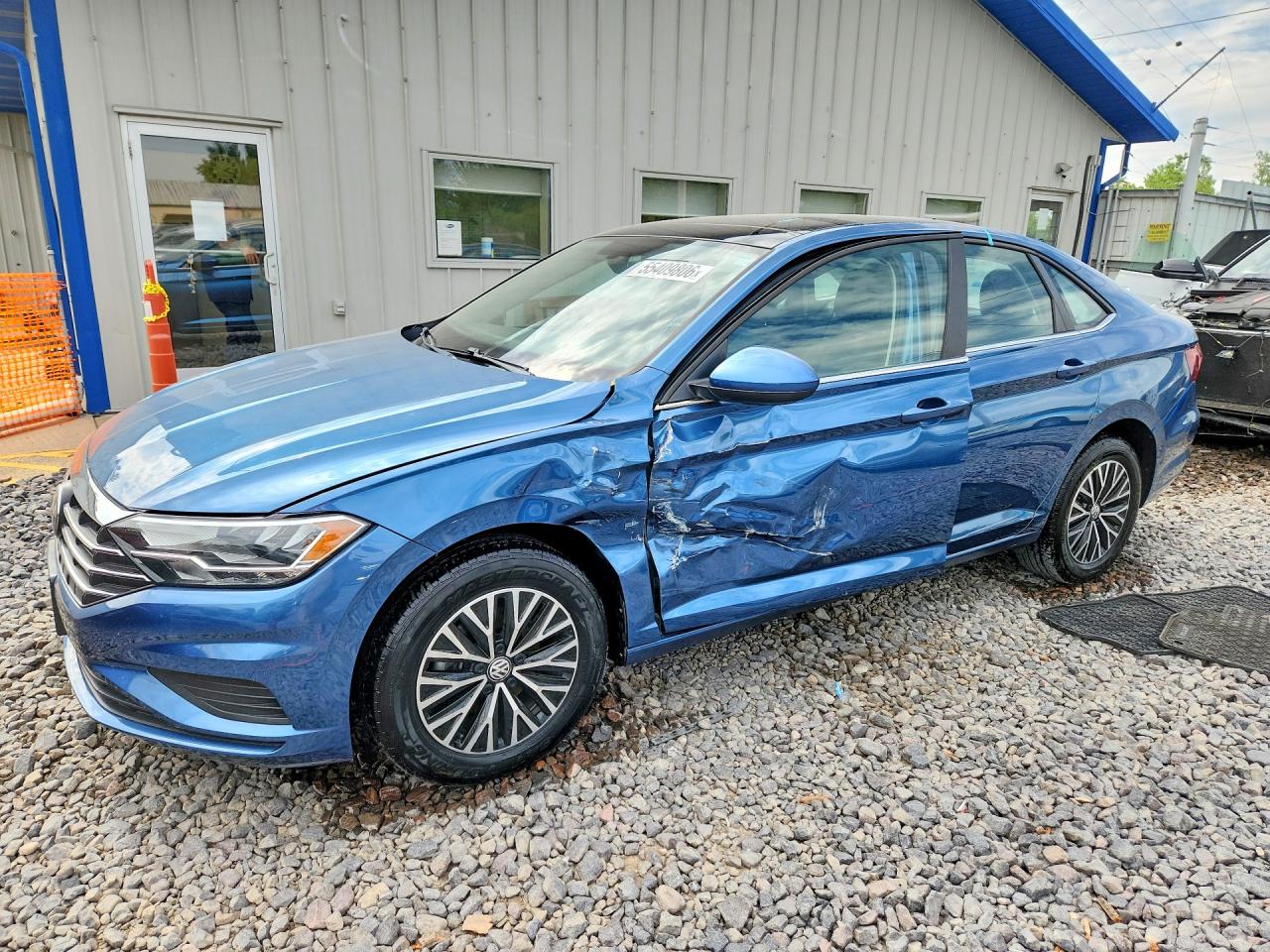 Salvage Volkswagen Jetta Image