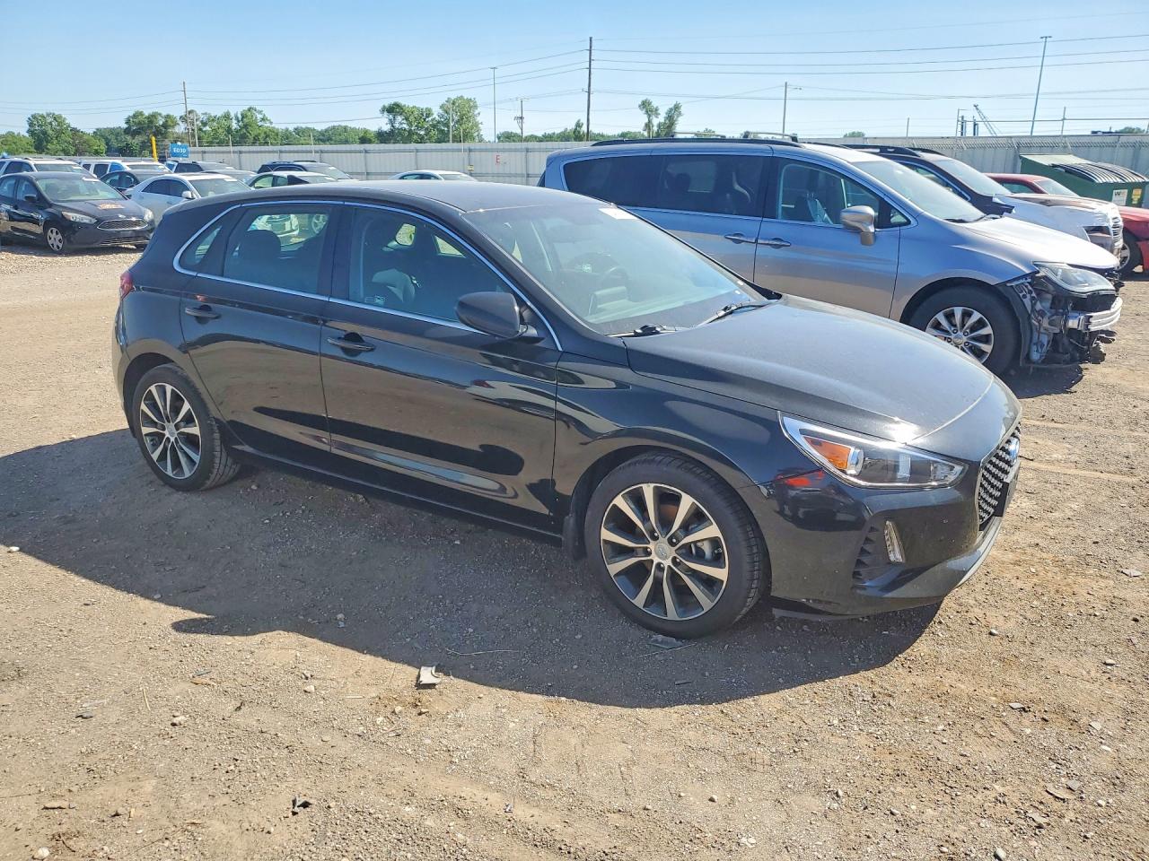 Hyundai ELANTRA Base