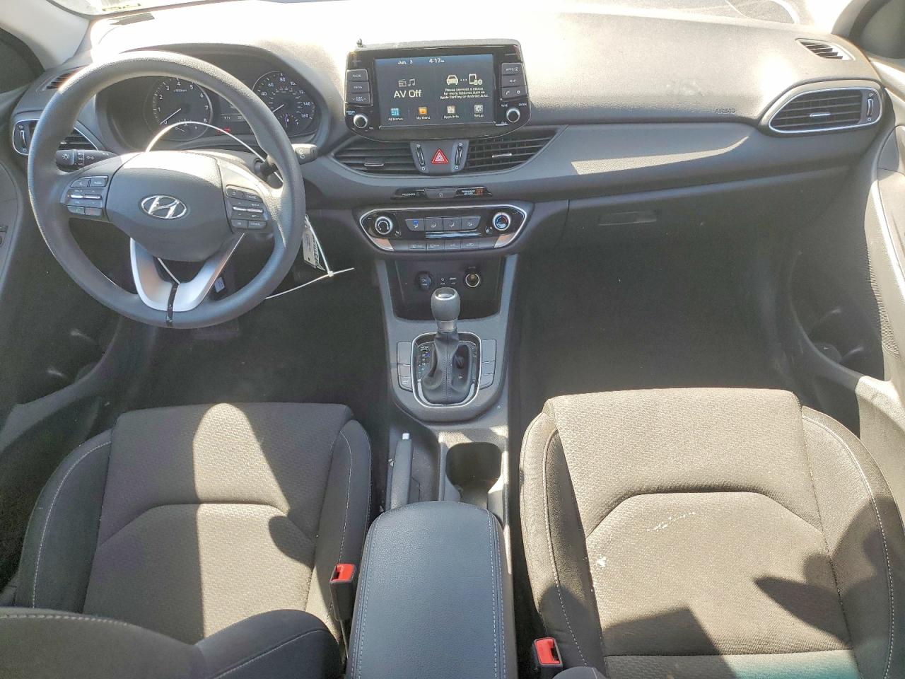 Hyundai ELANTRA Base