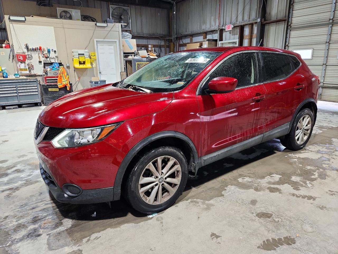 Salvage Nissan Rogue Image