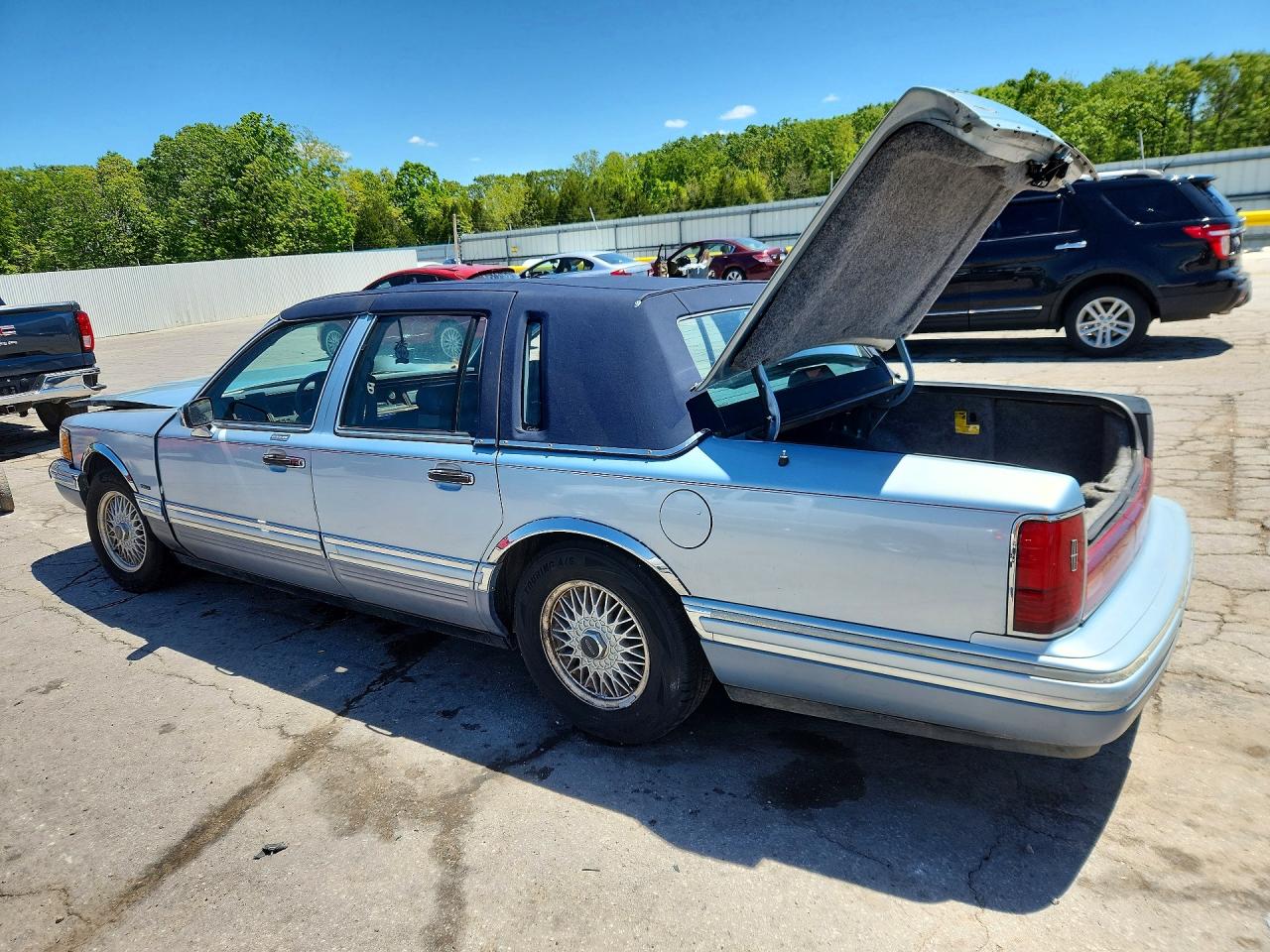 Lincoln Towncar Cartier