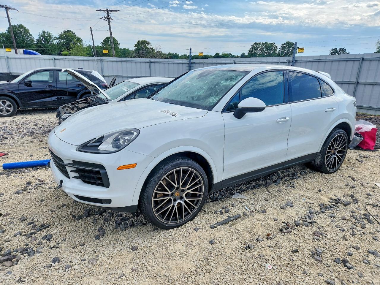 Salvage Porsche Cayenne Image