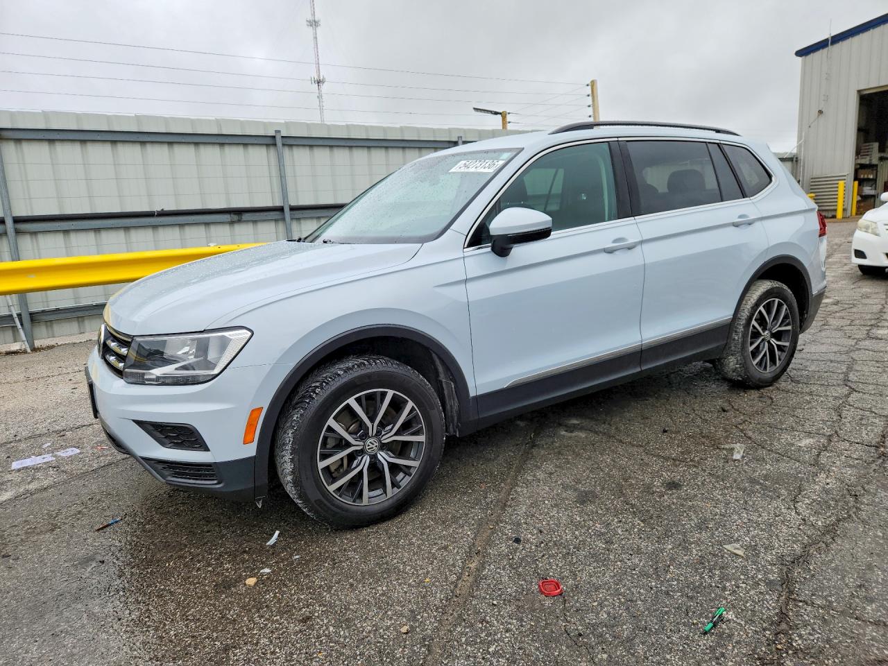 Salvage Volkswagen Tiguan Image