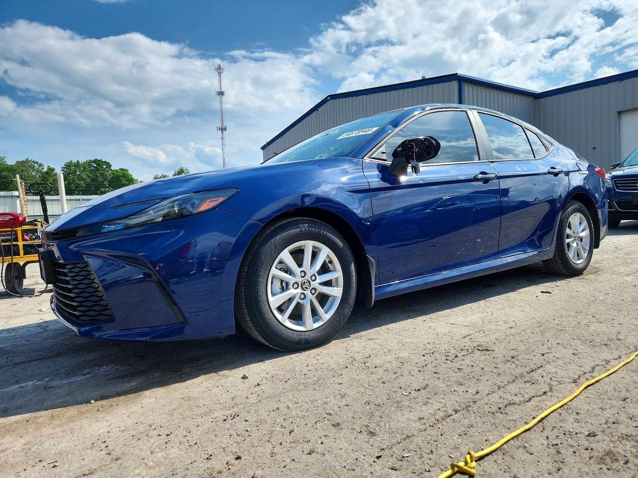 Salvage Toyota Camry Image