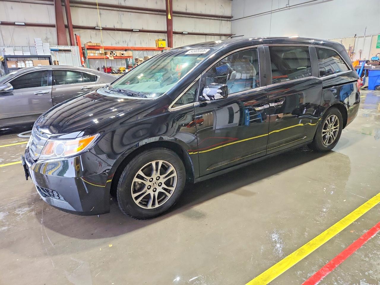 Salvage Honda Odyssey Image