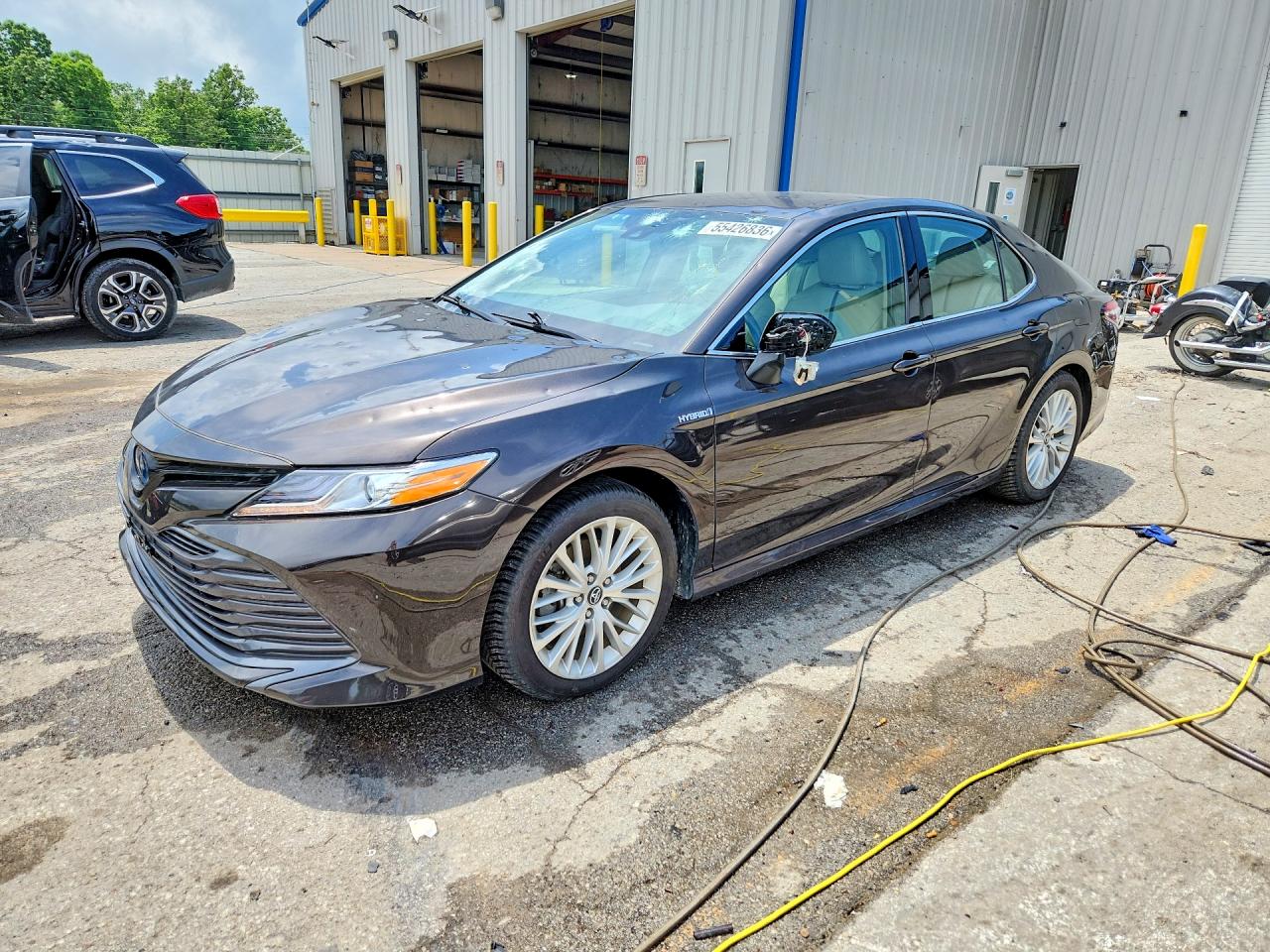 Salvage Toyota Camry Image