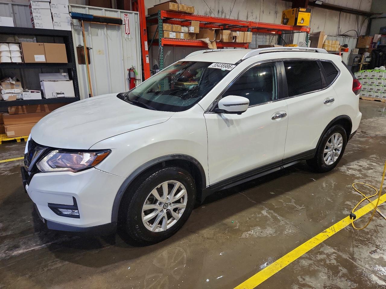 Salvage Nissan Rogue Image