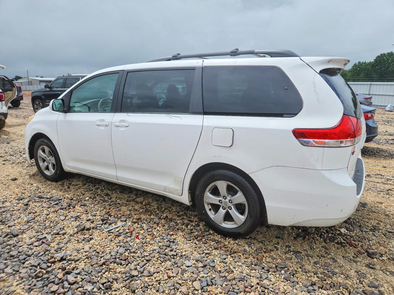 Toyota Sienna Le