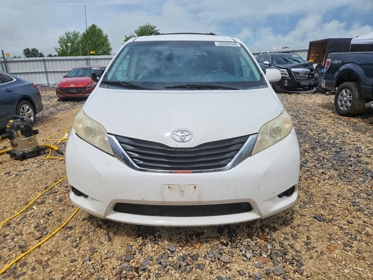 Toyota Sienna Le