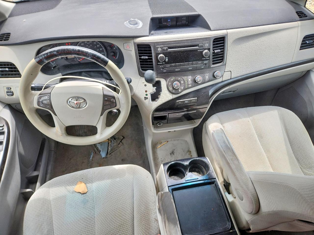 Toyota Sienna Le