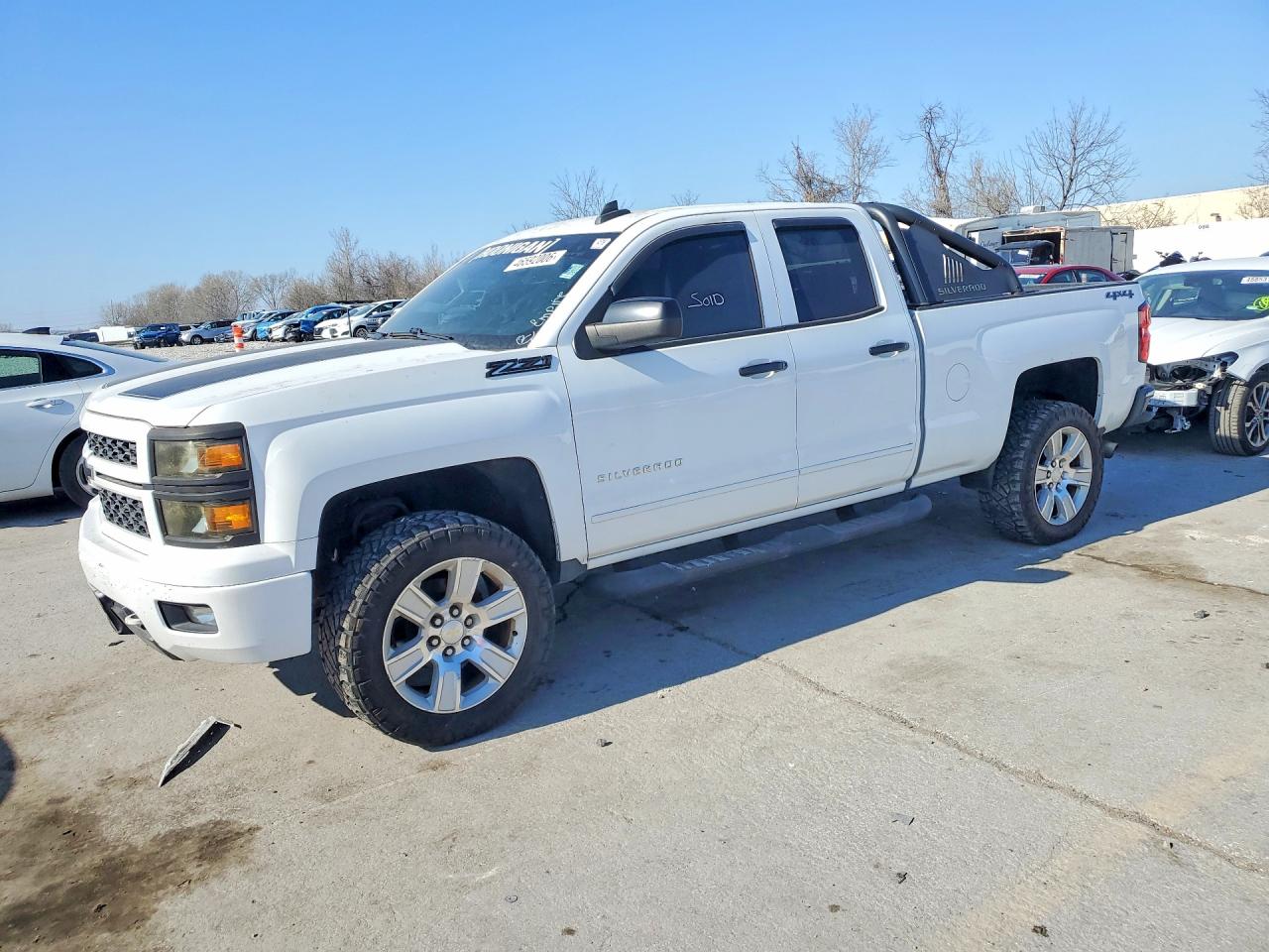 Salvage Chevrolet Silverado Image