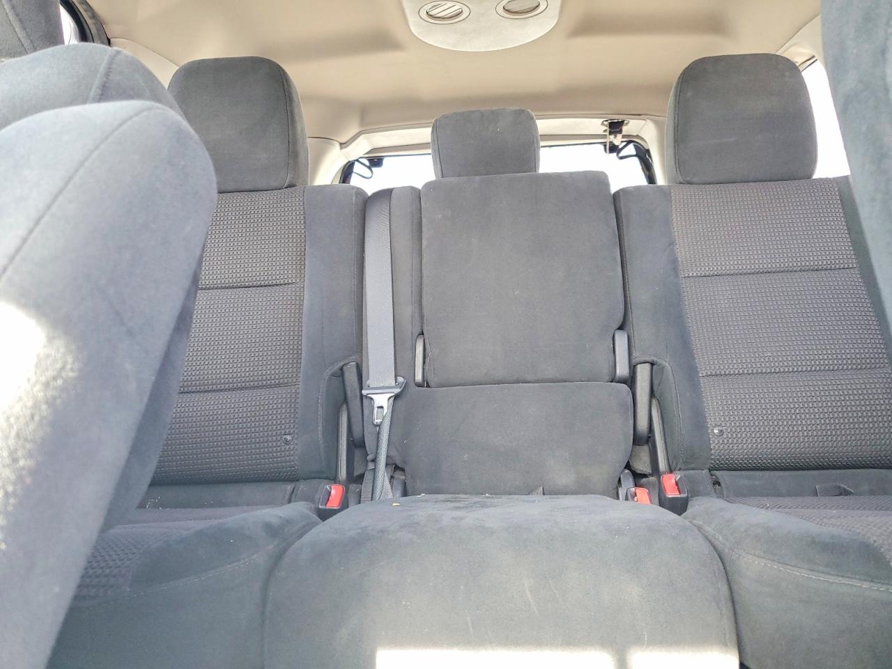 Nissan Armada Sv
