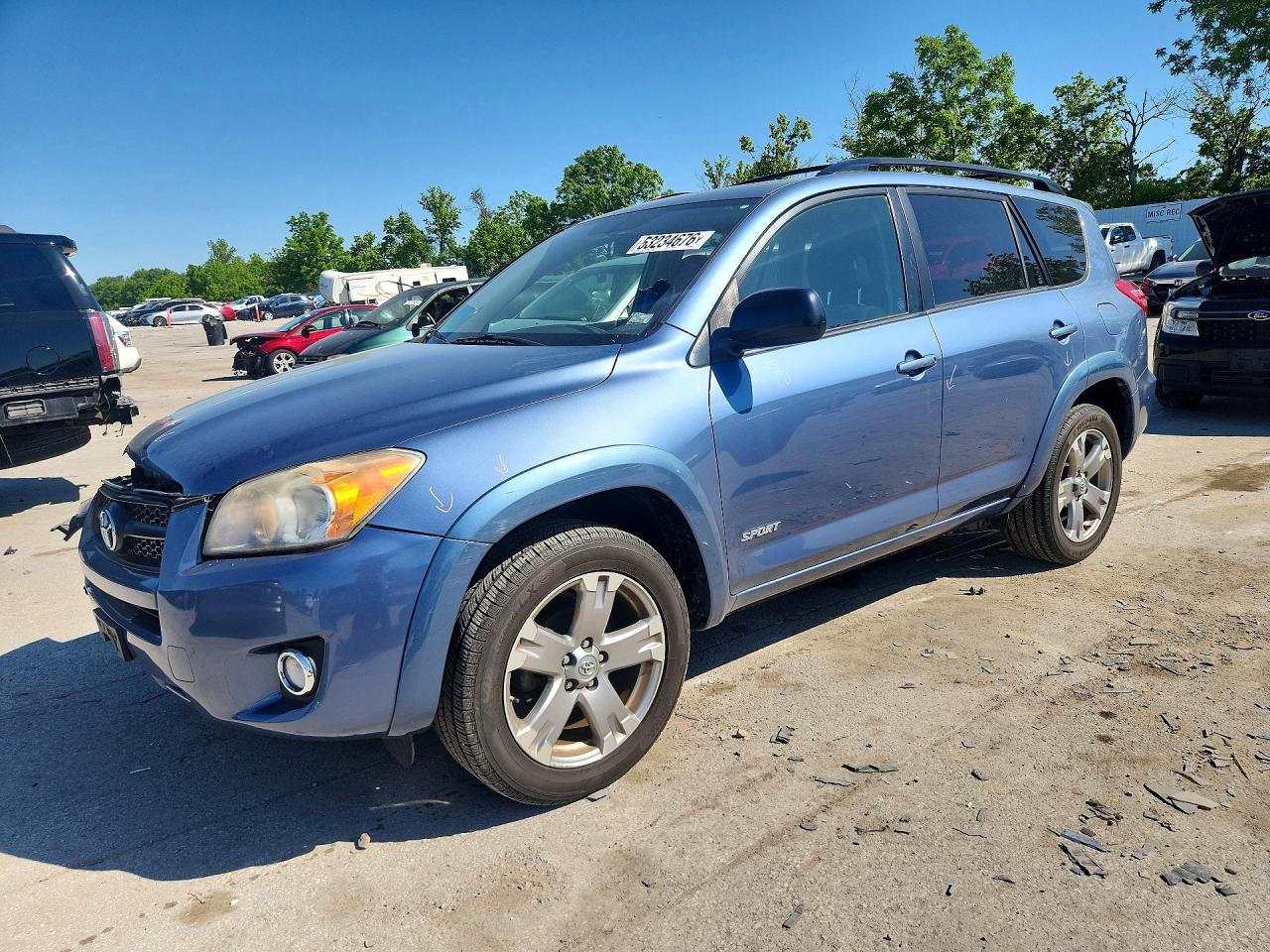 Salvage Toyota RAV4 Image
