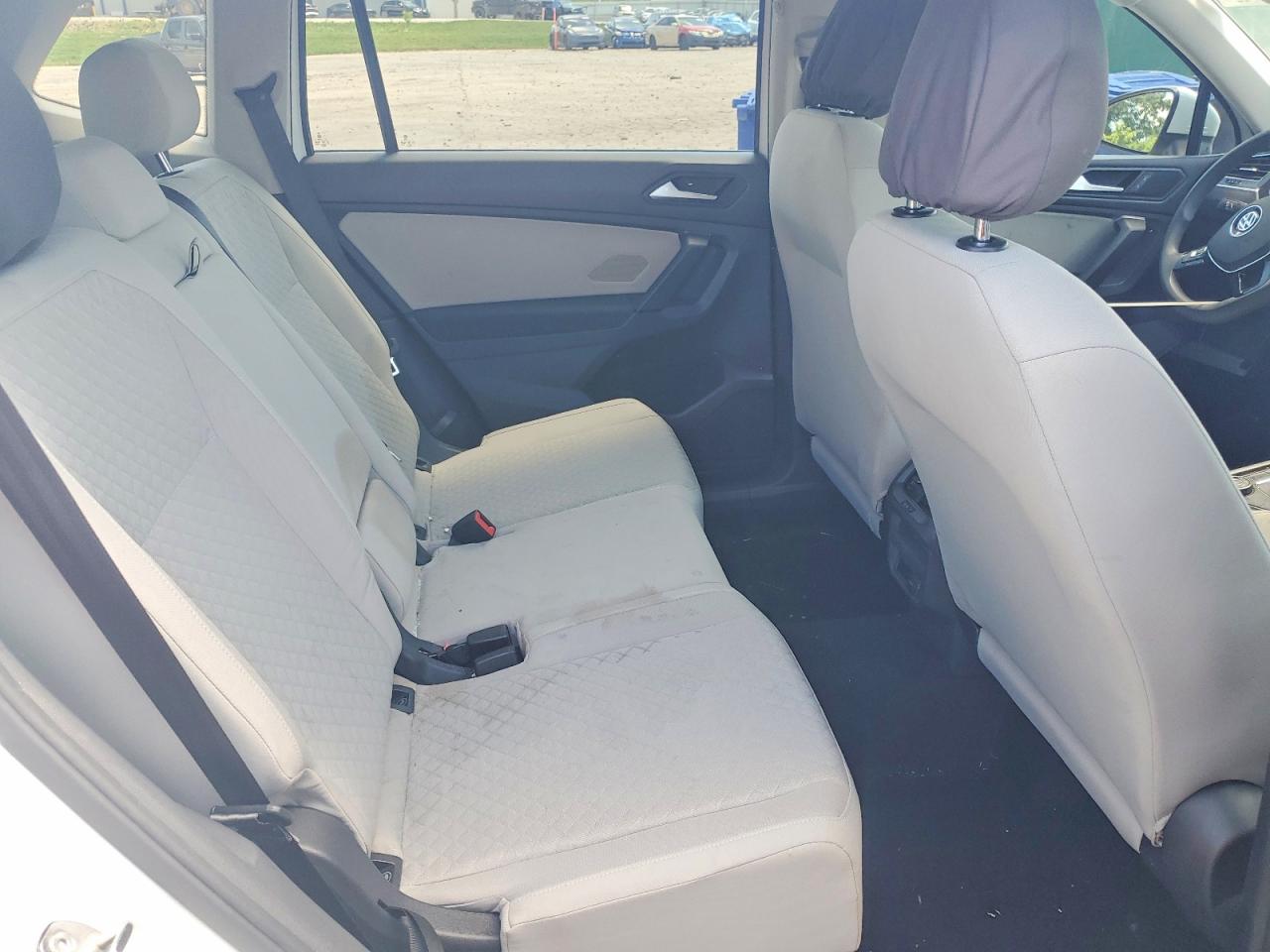 Volkswagen Tiguan S