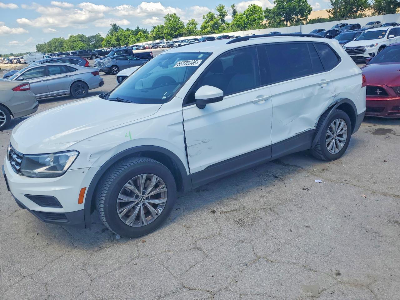 Salvage Volkswagen Tiguan Image
