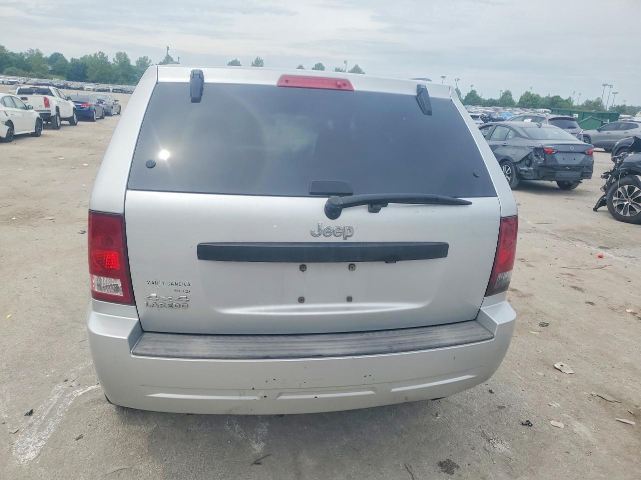 Jeep Grand Cherokee Laredo