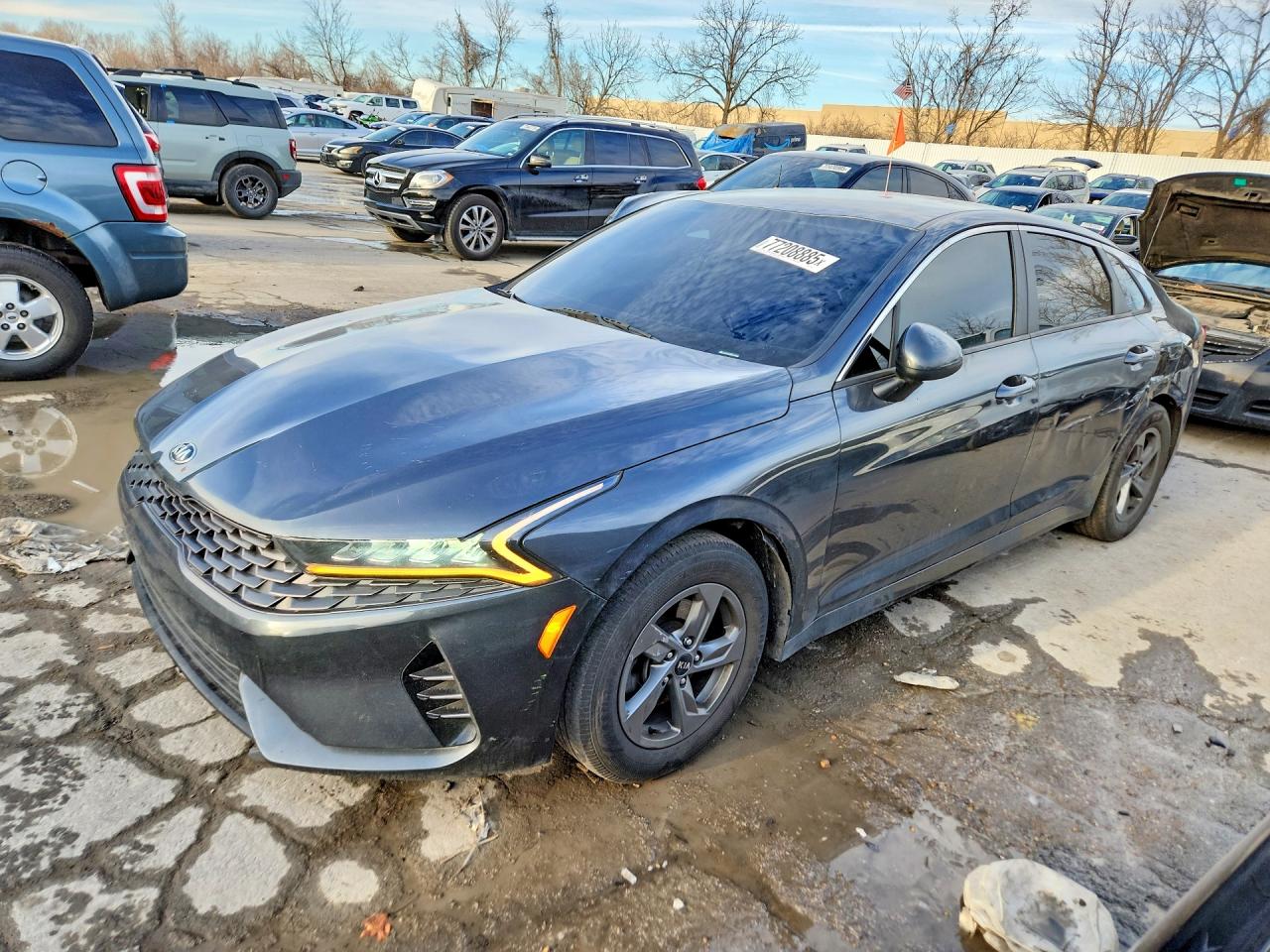 Salvage Kia K5 Image