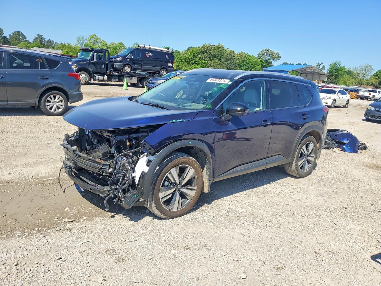 Salvage Nissan Rogue Image