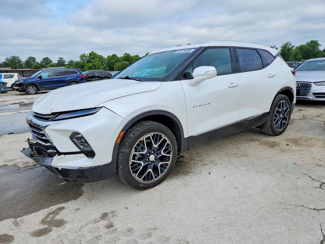 Salvage Chevrolet Blazer Image