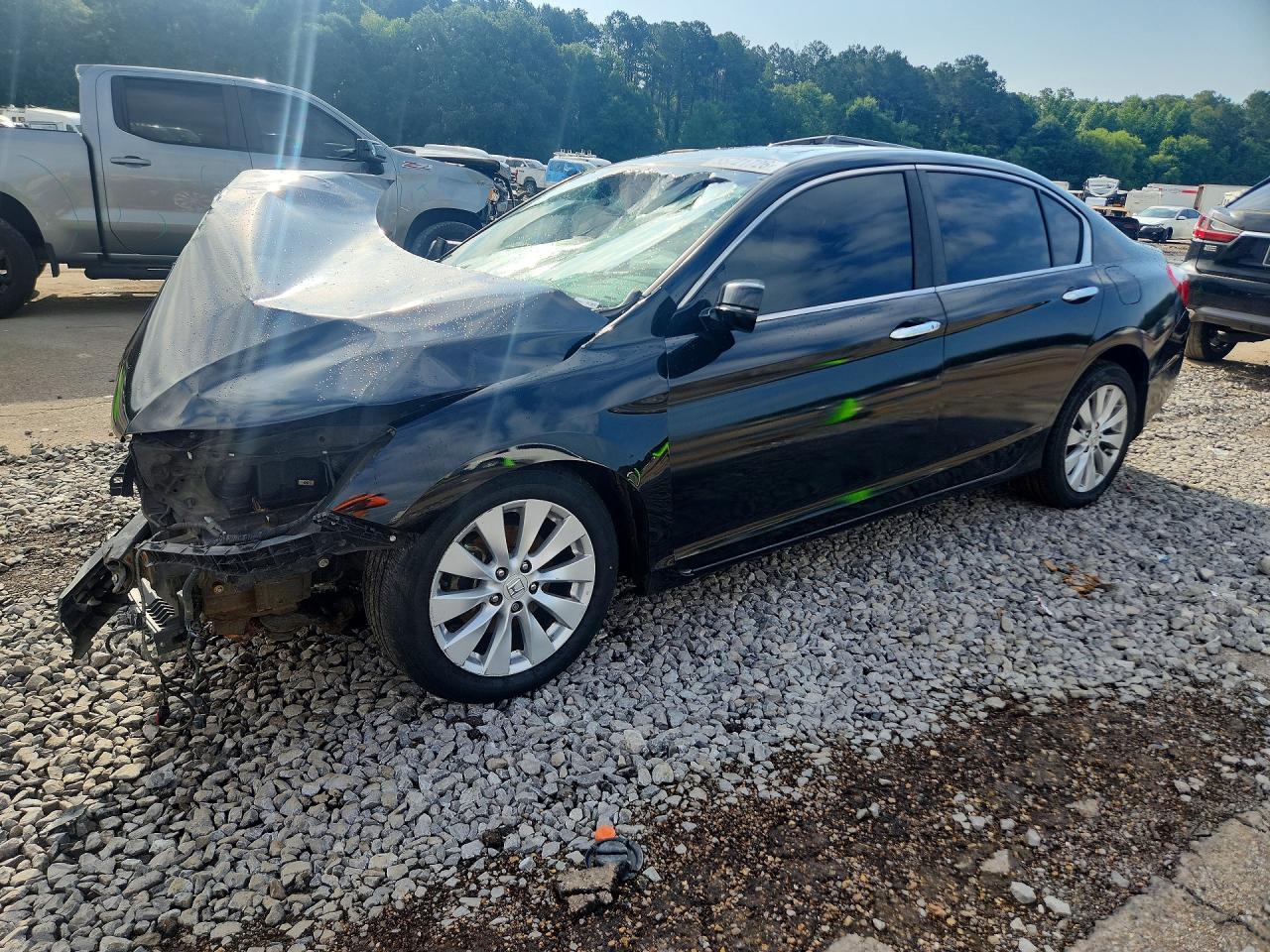 Salvage Honda Accord Image