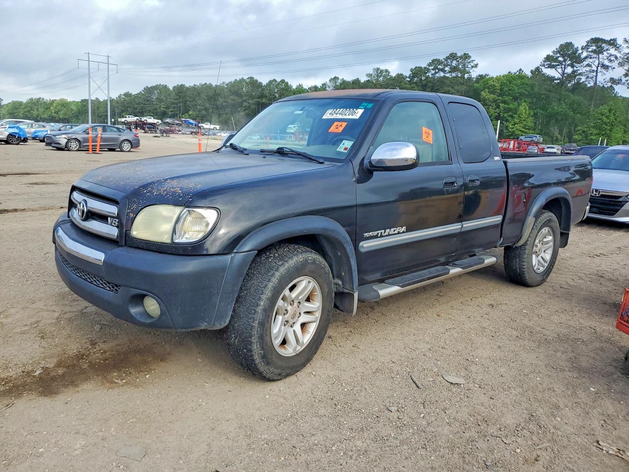 Salvage Toyota Tundra Image
