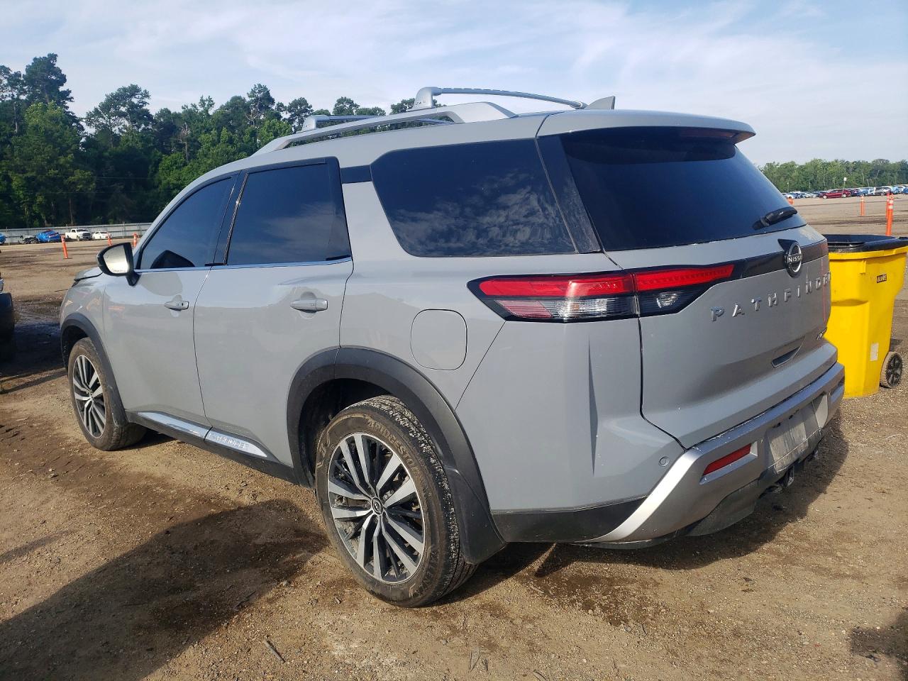 Nissan Pathfinder Platinum