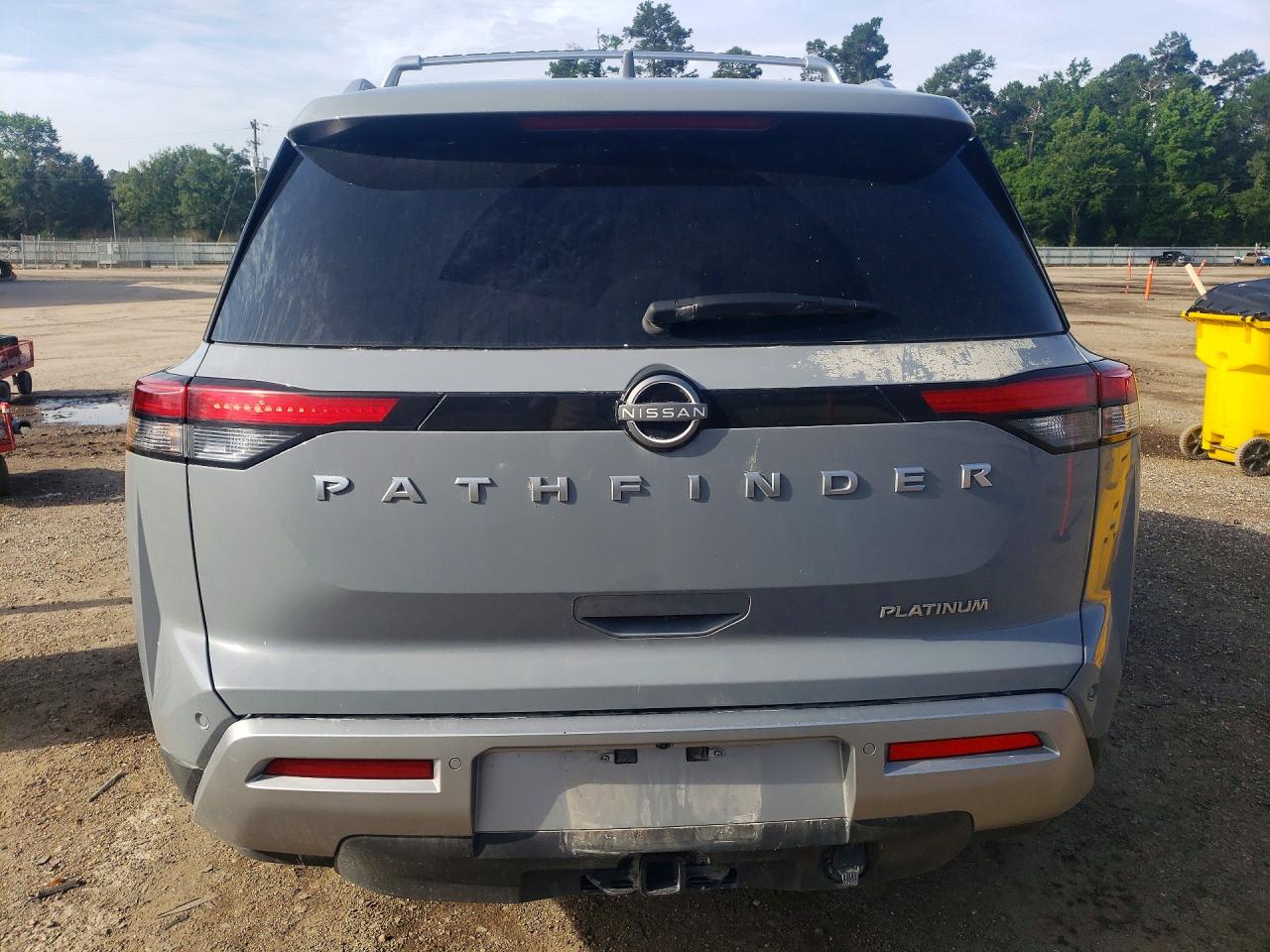 Nissan Pathfinder Platinum