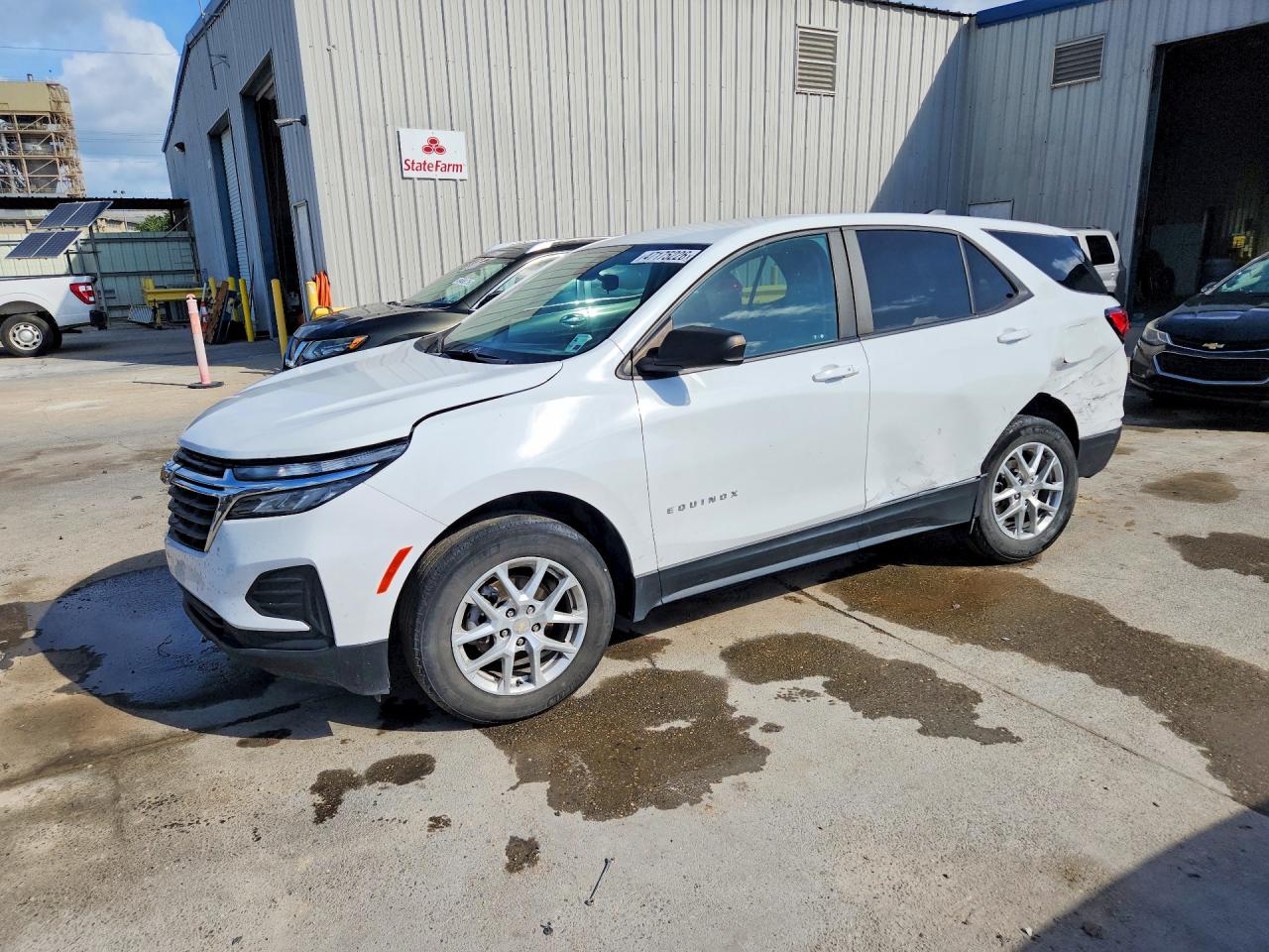 Salvage Chevrolet Equinox Image