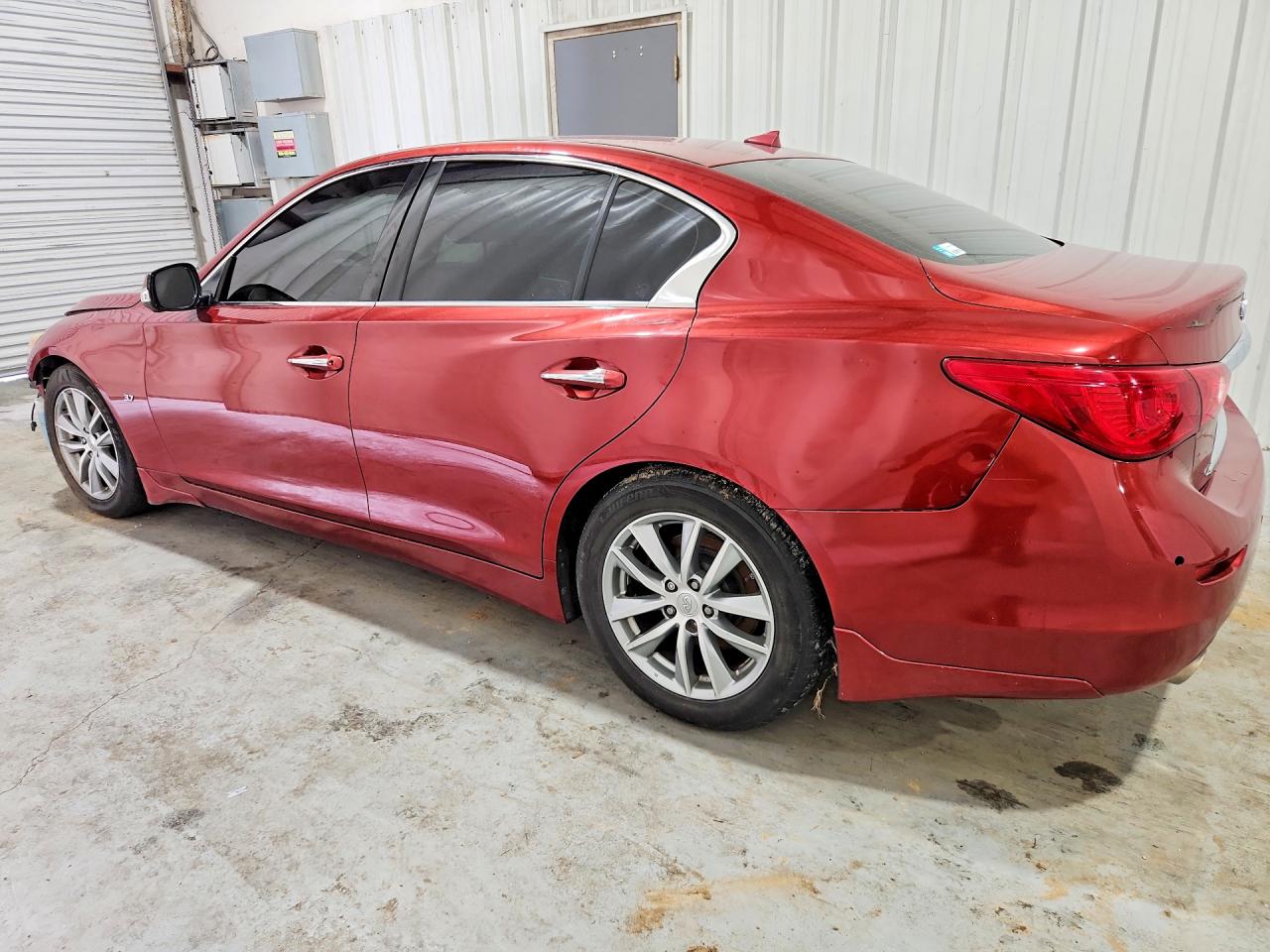 INFINITI Q50 Premium