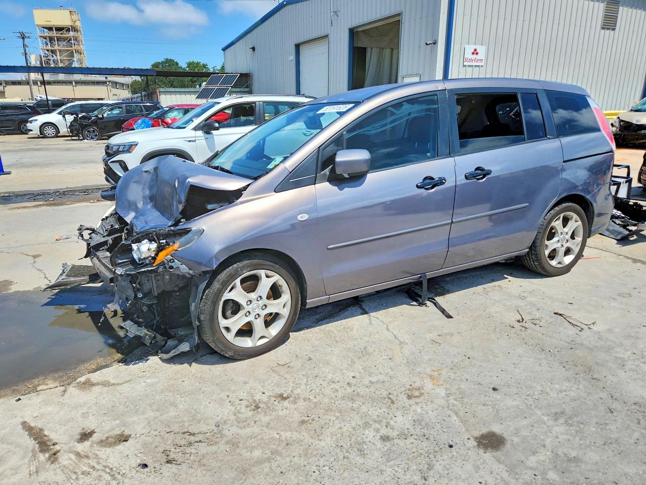 Salvage Mazda 5 Image