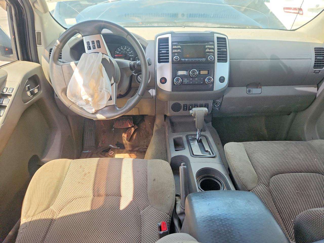 Nissan Frontier S