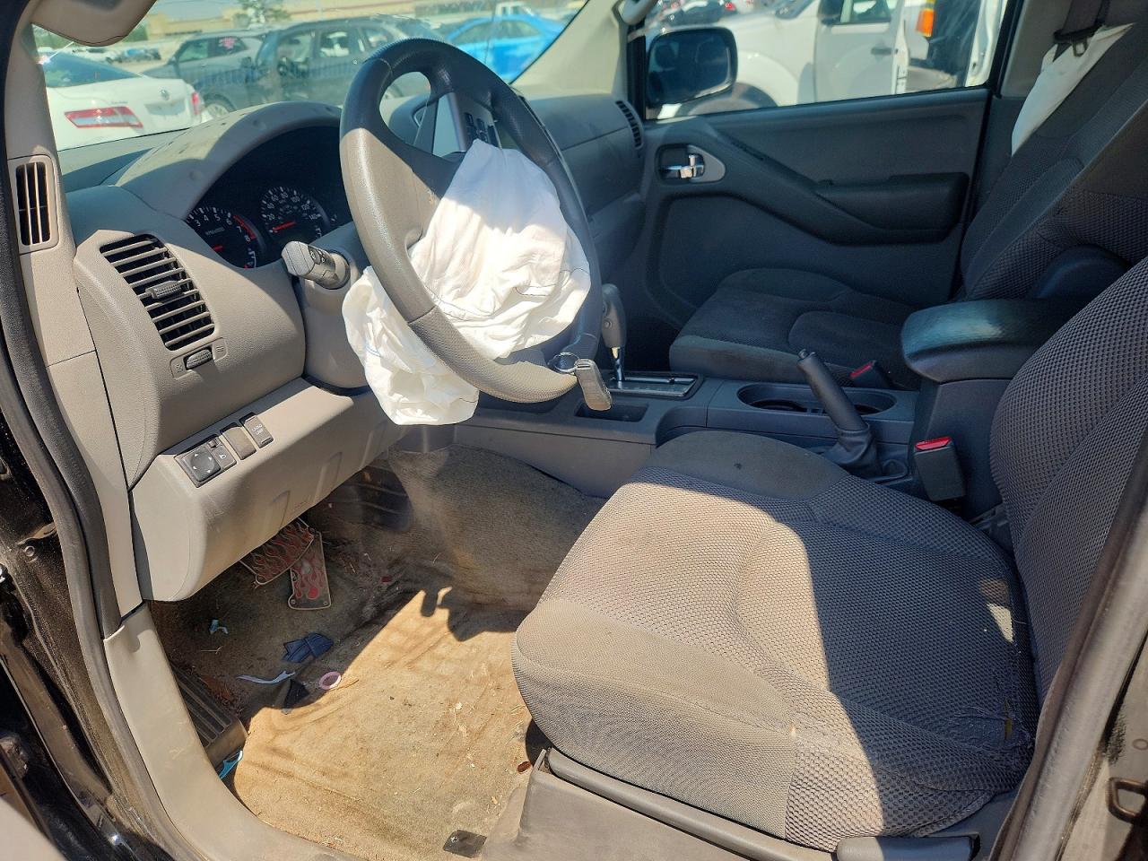 Nissan Frontier S
