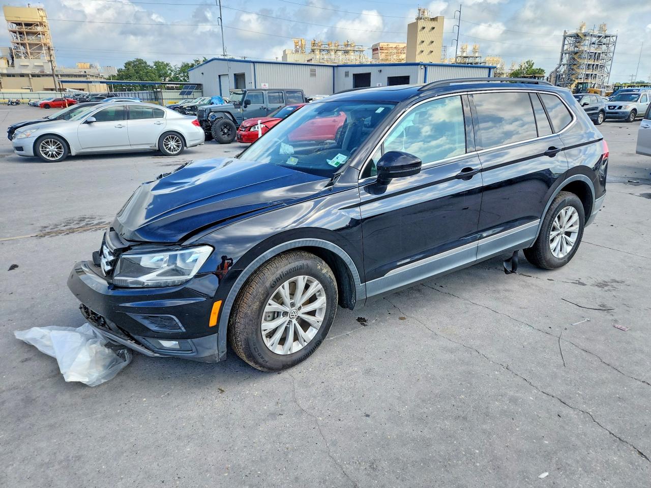 Salvage Volkswagen Tiguan Image