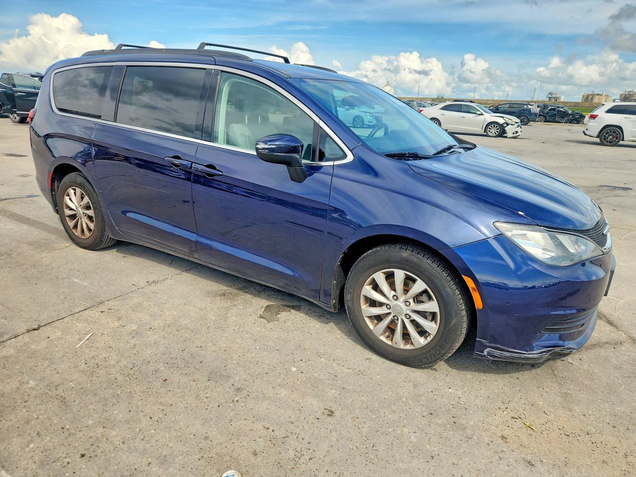Chrysler Pacifica Touring