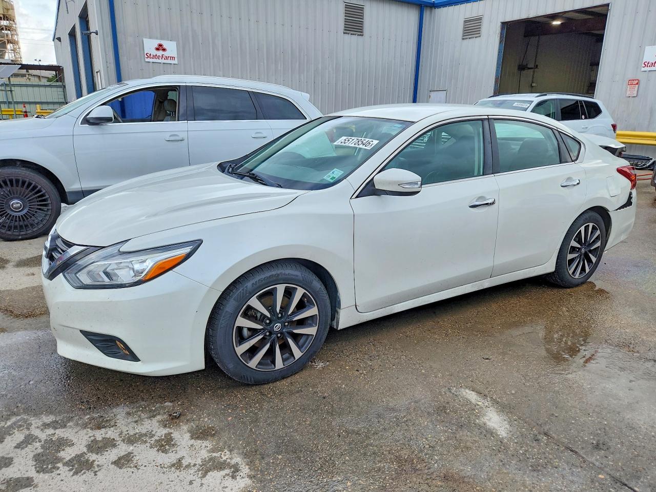 Salvage Nissan Altima Image