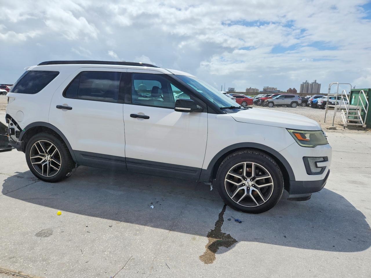 Ford Explorer Sport