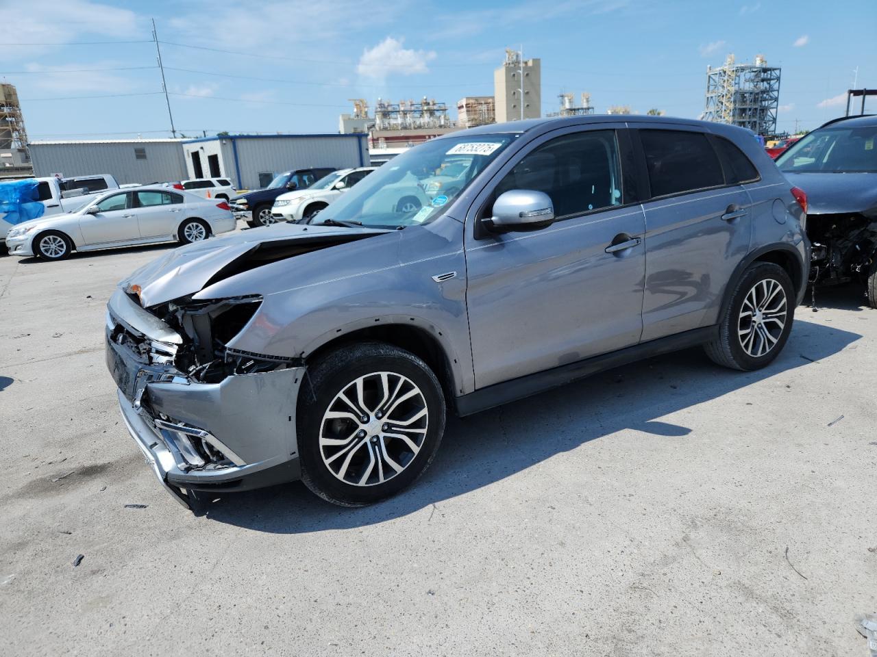 Salvage Mitsubishi Outlander Image