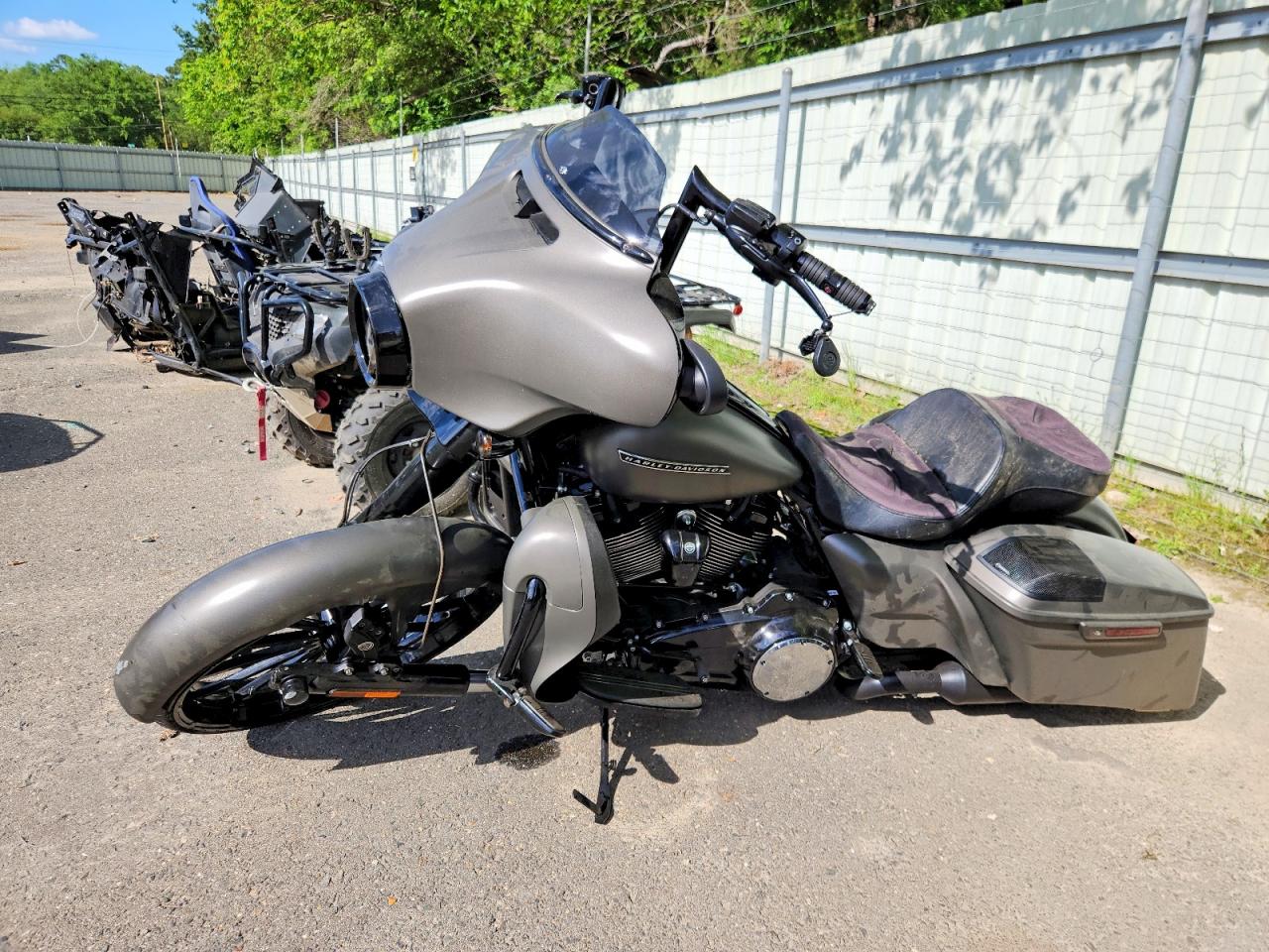 Harley-Davidson Fl