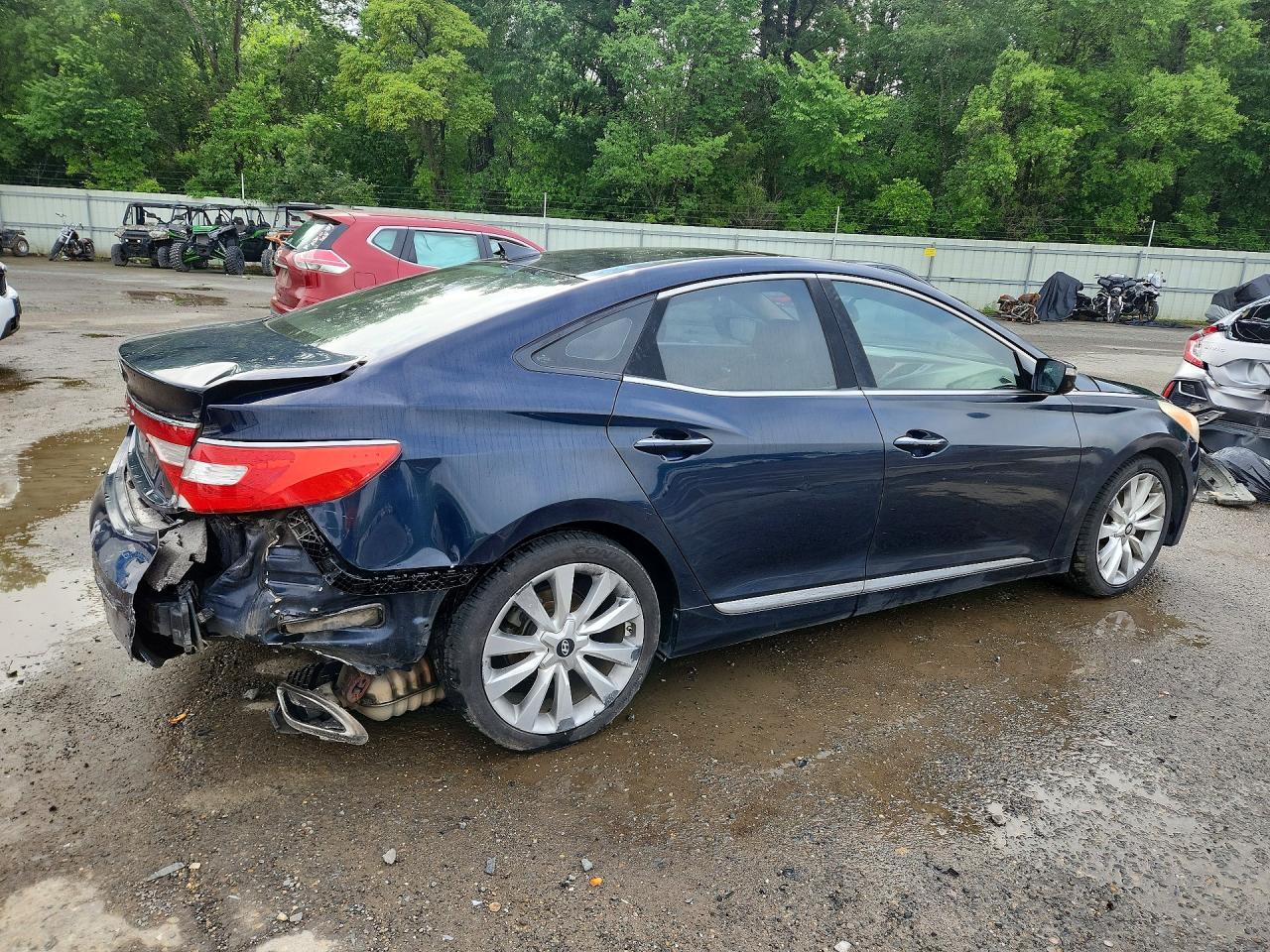 Hyundai Azera Base