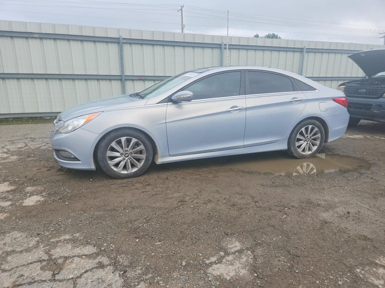 Salvage Hyundai SONATA Image