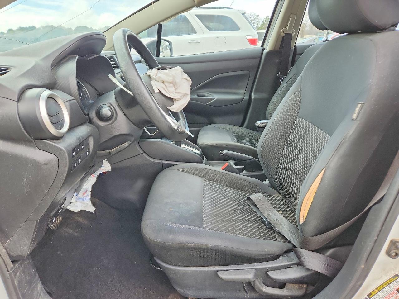 Nissan Versa S
