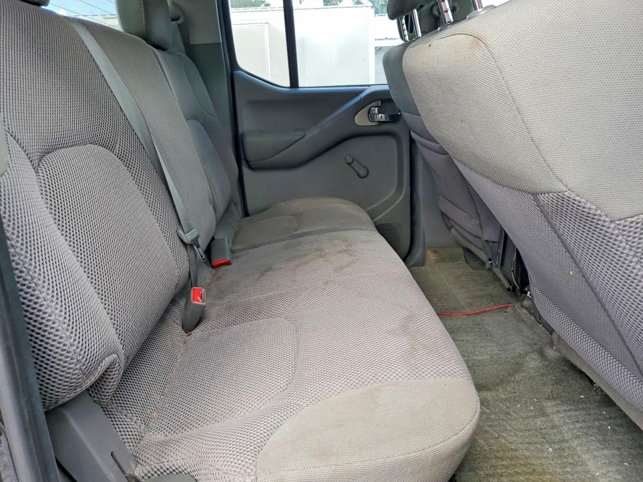 Nissan Frontier S