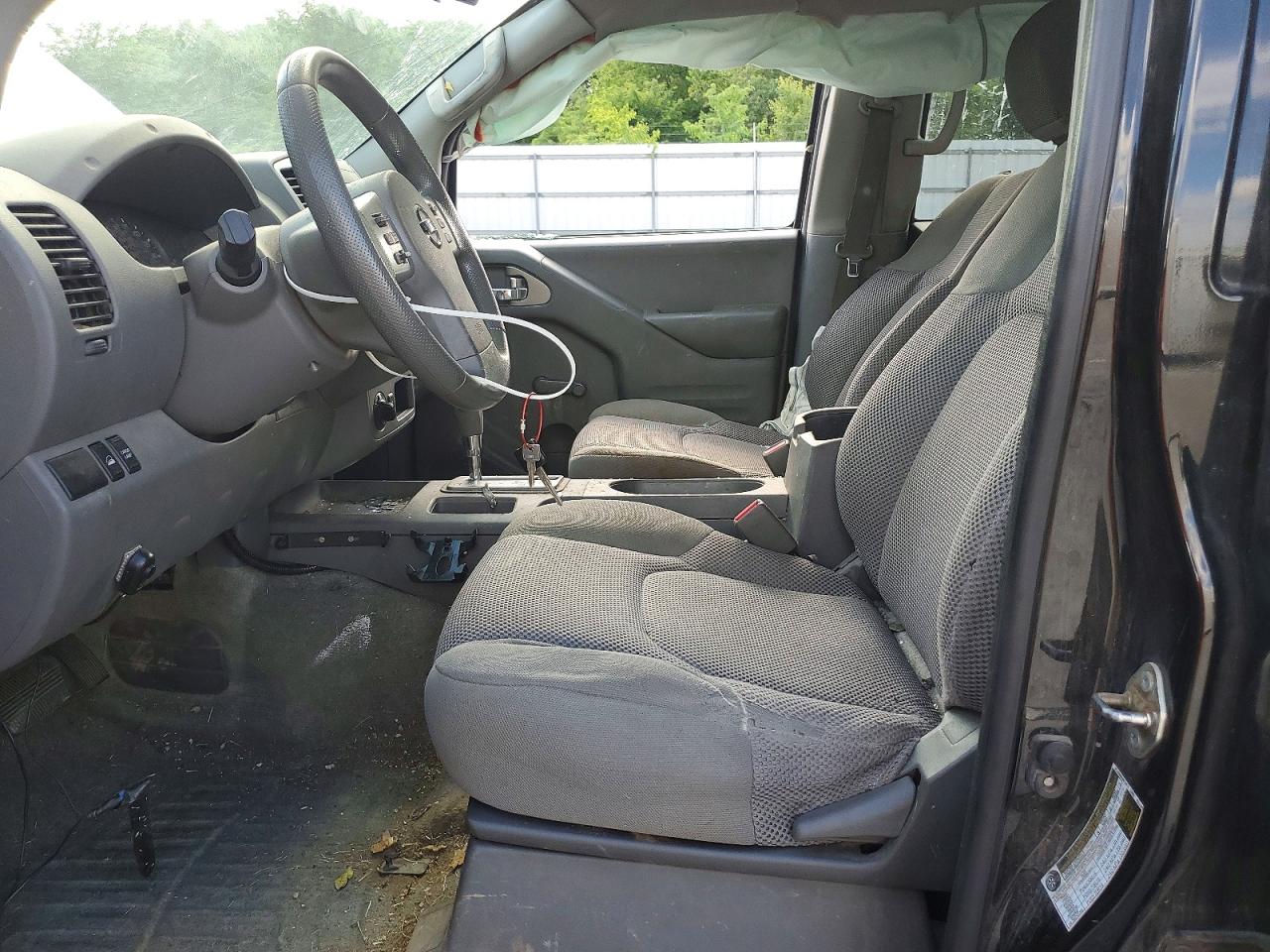 Nissan Frontier S