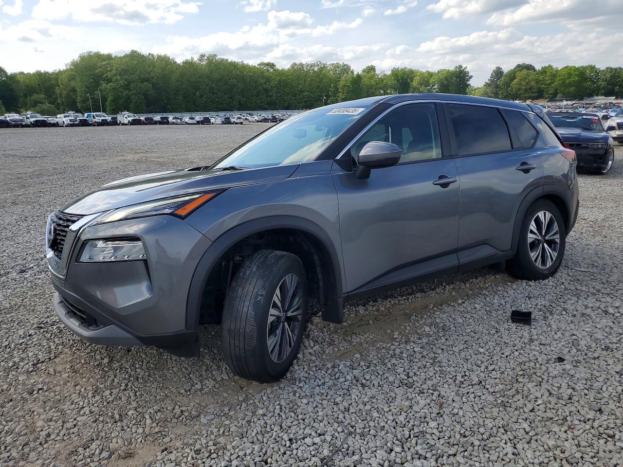 Salvage Nissan Rogue Image
