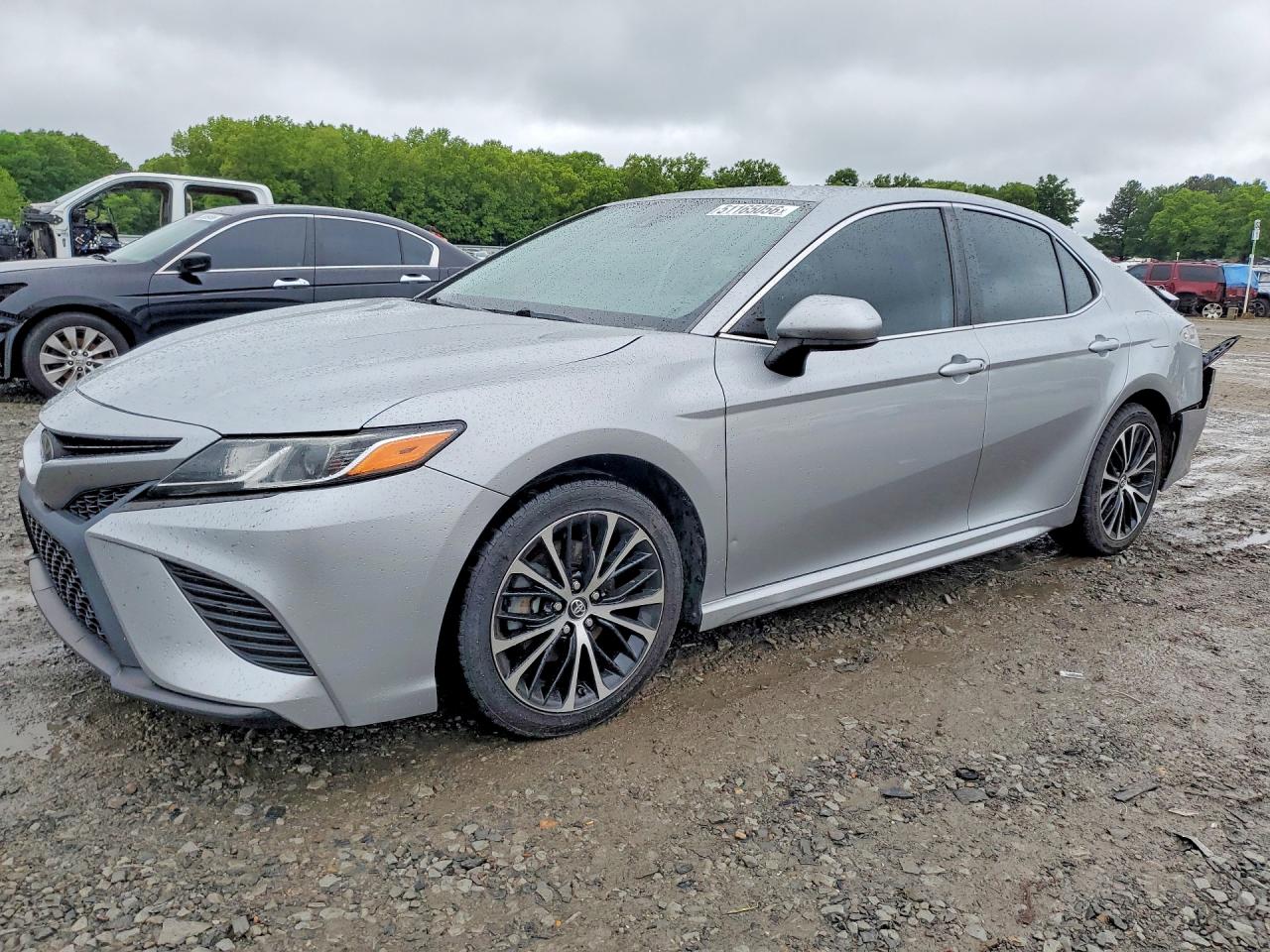 Salvage Toyota Camry Image