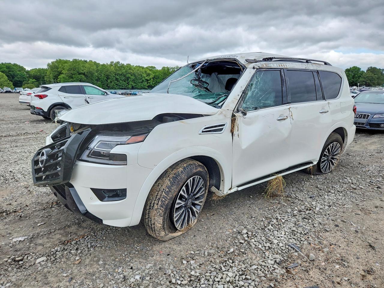 Salvage Nissan Armada Image