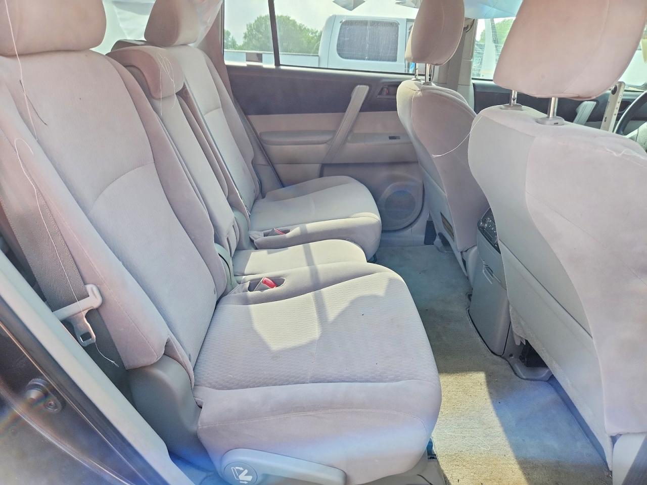 Toyota Highlander Base