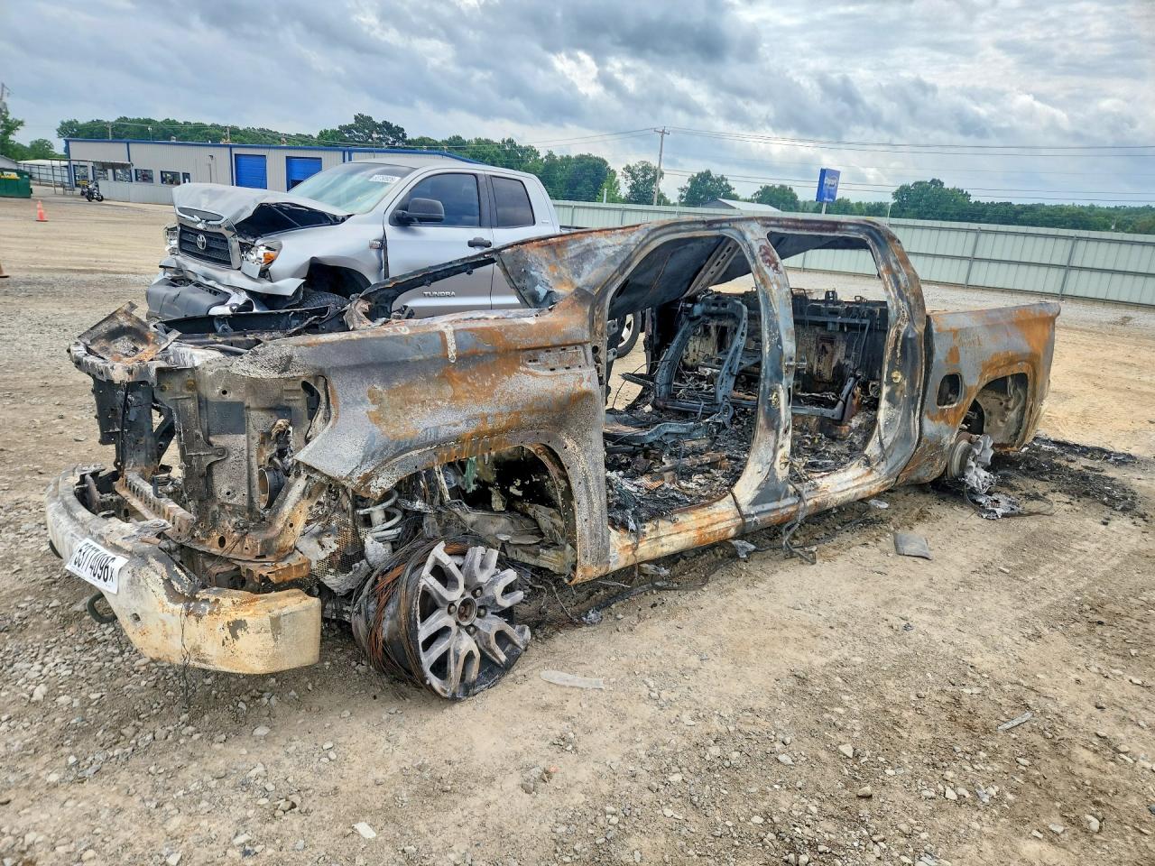 Salvage GMC Sierra Image